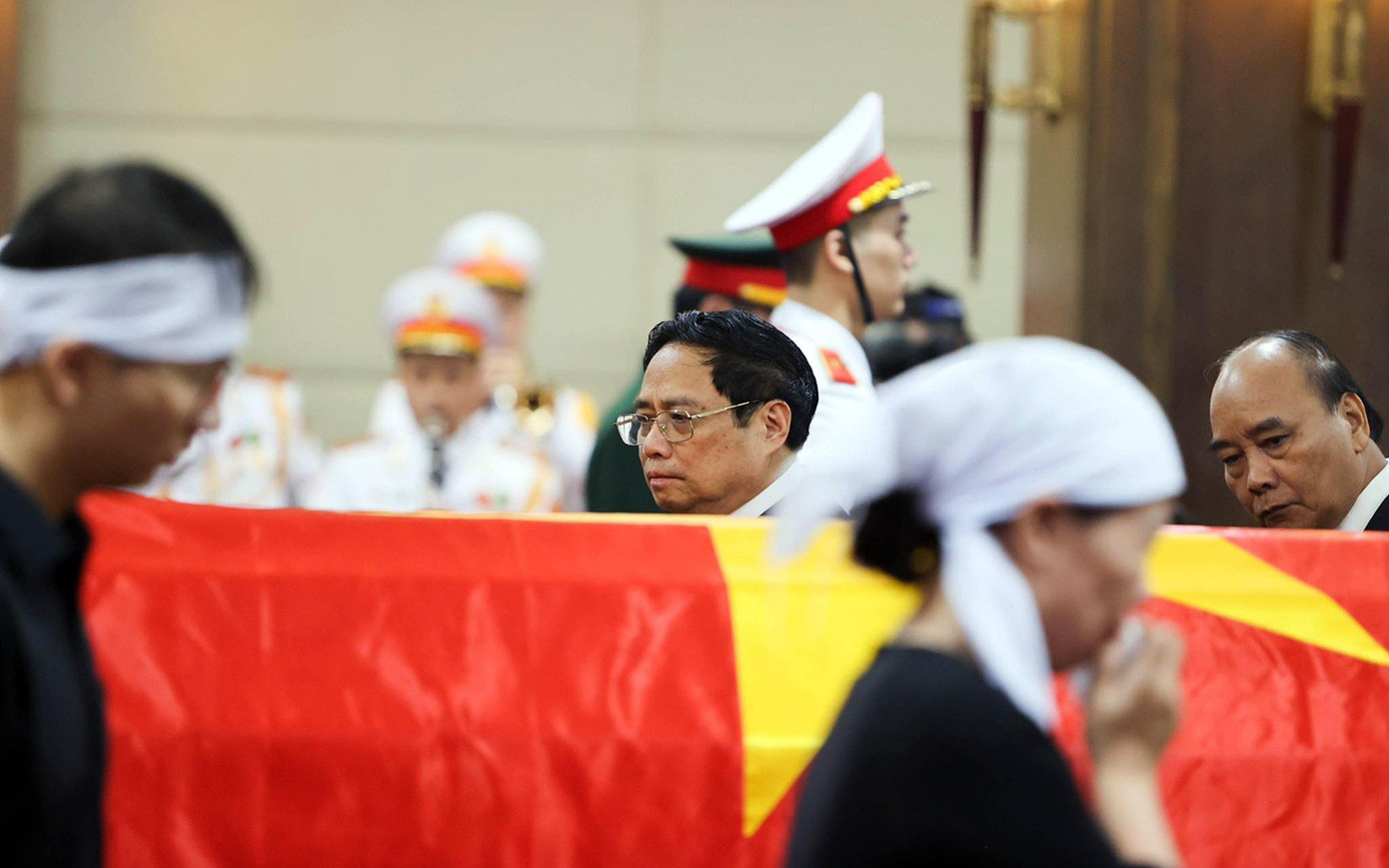 Thủ tướng Chính phủ Phạm Minh Chính, nguyên Chủ tịch nước Nguyễn Xuân Phúc cùng các lãnh đạo, nguyên lãnh đạo Đảng, Nhà nước và thành phố Hải Phòng, cùng gia quyến tiễn biệt Phó Thủ tướng Lê Văn Thành.