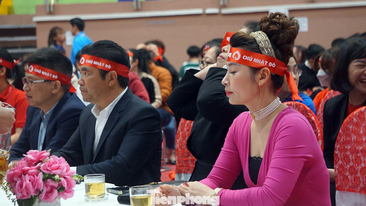 Dự buổi lễ khai mạc có đại diện lãnh đạo Báo Tiền Phong, Ban Tuyên giáo, Ban Dân vận Tỉnh ủy Hải Dương. Đồng hành cùng ngày hội hiến máu có sự tham gia của Hội Doanh nghiệp trẻ tỉnh và hơn 600 đoàn viên thanh niên, công nhân, người dân sinh sống, học tập và làm việc tại Hải Dương.