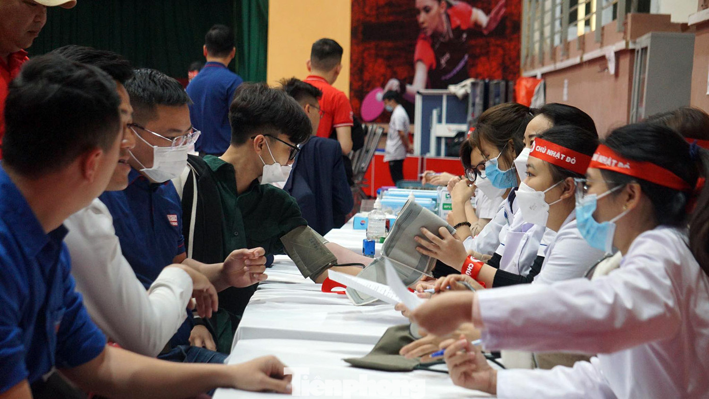 Đây là lần thứ 4, Tỉnh Đoàn Hải Dương phối hợp với Báo Tiền Phong tổ chức ngày Chủ nhật Đỏ, bình quân mỗi năm ban tổ chức đều thu được hơn 500 đơn vị máu tại tỉnh này. Với tinh thần xung kích của tuổi trẻ trong dịp Tháng Thanh niên 2023, Chủ nhật Đỏ lần XV tại Hải Dương đã thu hút hơn 600 tình nguyện viên đăng ký hiến máu.