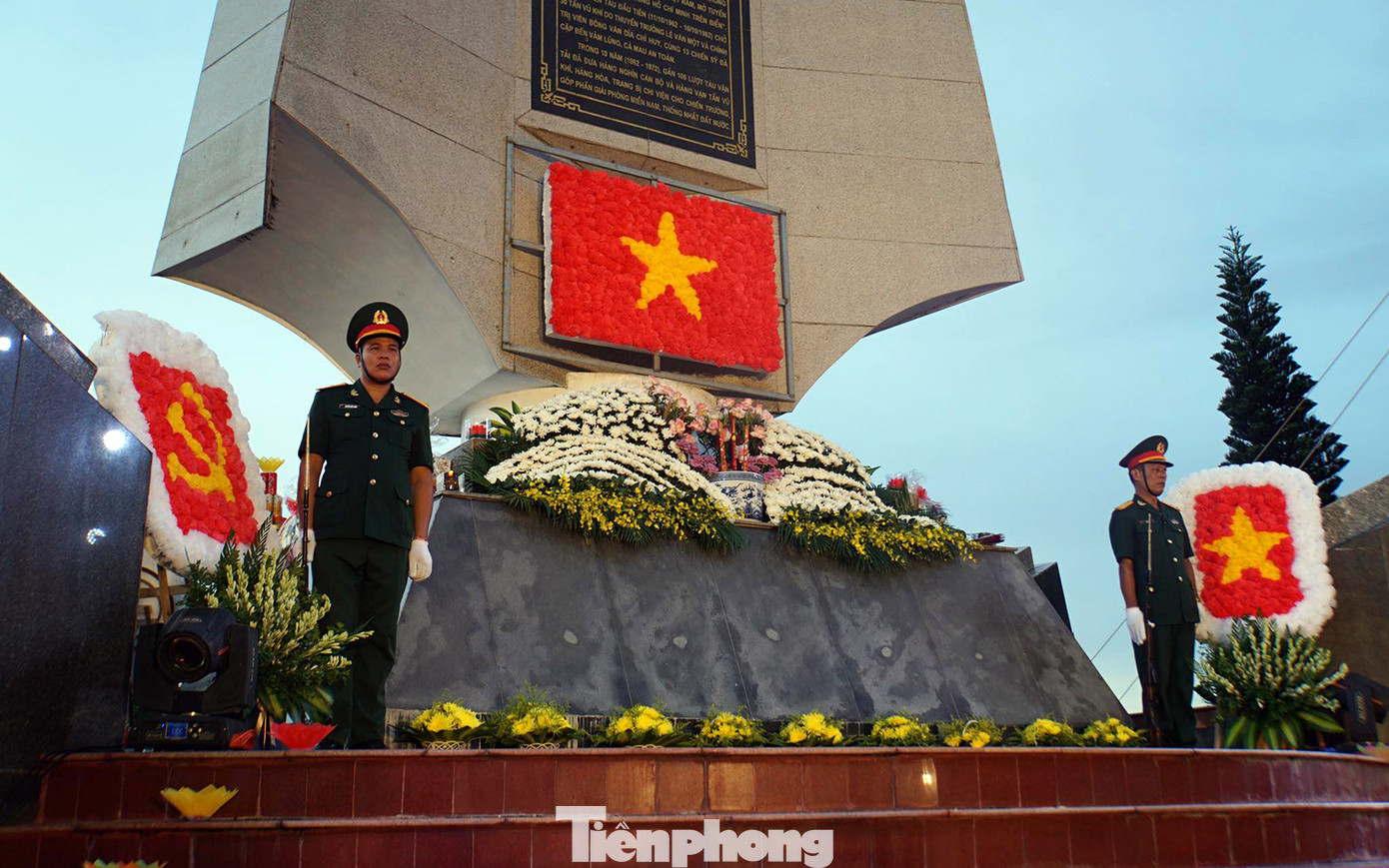 Bến K15, điểm xuất phát của những con tàu không số huyền thoại. Bến K15, điểm xuất phát của những con tàu không số huyền thoại.