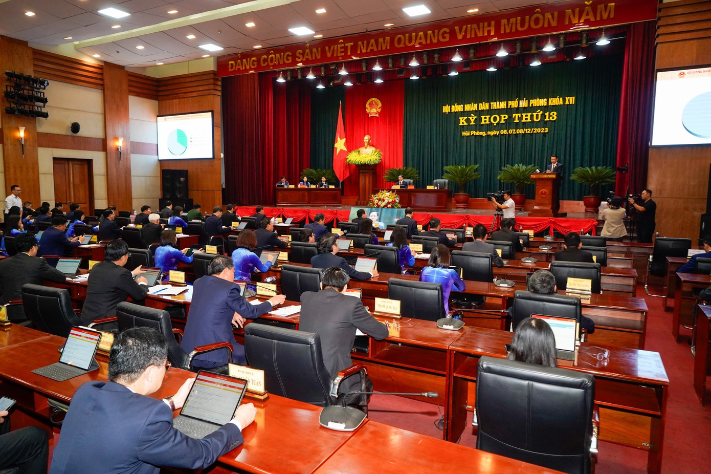 Toàn cảnh Kỳ họp thứ 13 HĐND TP Hải Phòng khóa XVI, nhiệm kỳ 2021-2026.