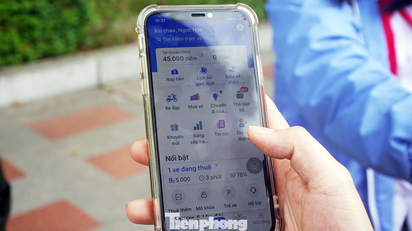 Giá vé được tính theo thời gian là 5.000 đồng cho 30 phút đầu tiên, 1.000 đồng cho 6 phút tiếp theo.