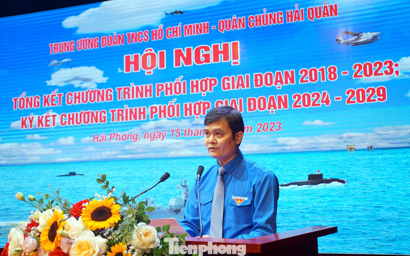 Anh Bùi Quang Huy phát biểu tại hội nghị. Anh Bùi Quang Huy phát biểu tại hội nghị.