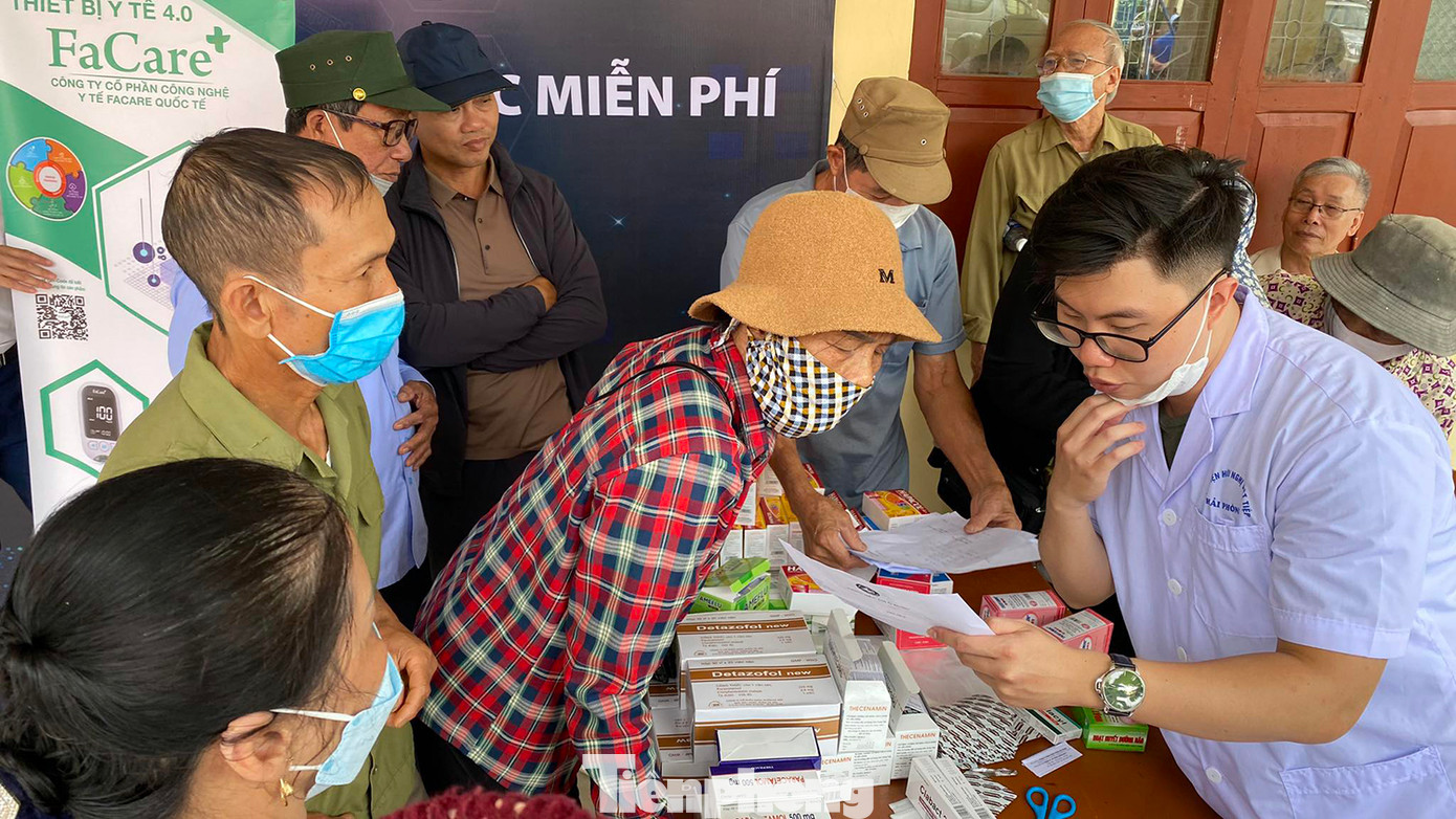 Điểm nhấn ngày hội 2023 là các chương trình thúc đẩy chuyển đổi số y tế, như triển khai cài đặt app chăm sóc sức khỏe Facare, sử dụng các thiết bị xét nghiệm kết nối trực tuyến, đặc biệt trong chăm sóc bệnh nhân tăng huyết áp và đái tháo đường. Điểm nhấn ngày hội 2023 là các chương trình thúc đẩy chuyển đổi số y tế, như triển khai cài đặt app chăm sóc sức khỏe Facare, sử dụng các thiết bị xét nghiệm kết nối trực tuyến, đặc biệt trong chăm sóc bệnh nhân tăng huyết áp và đái tháo đường.