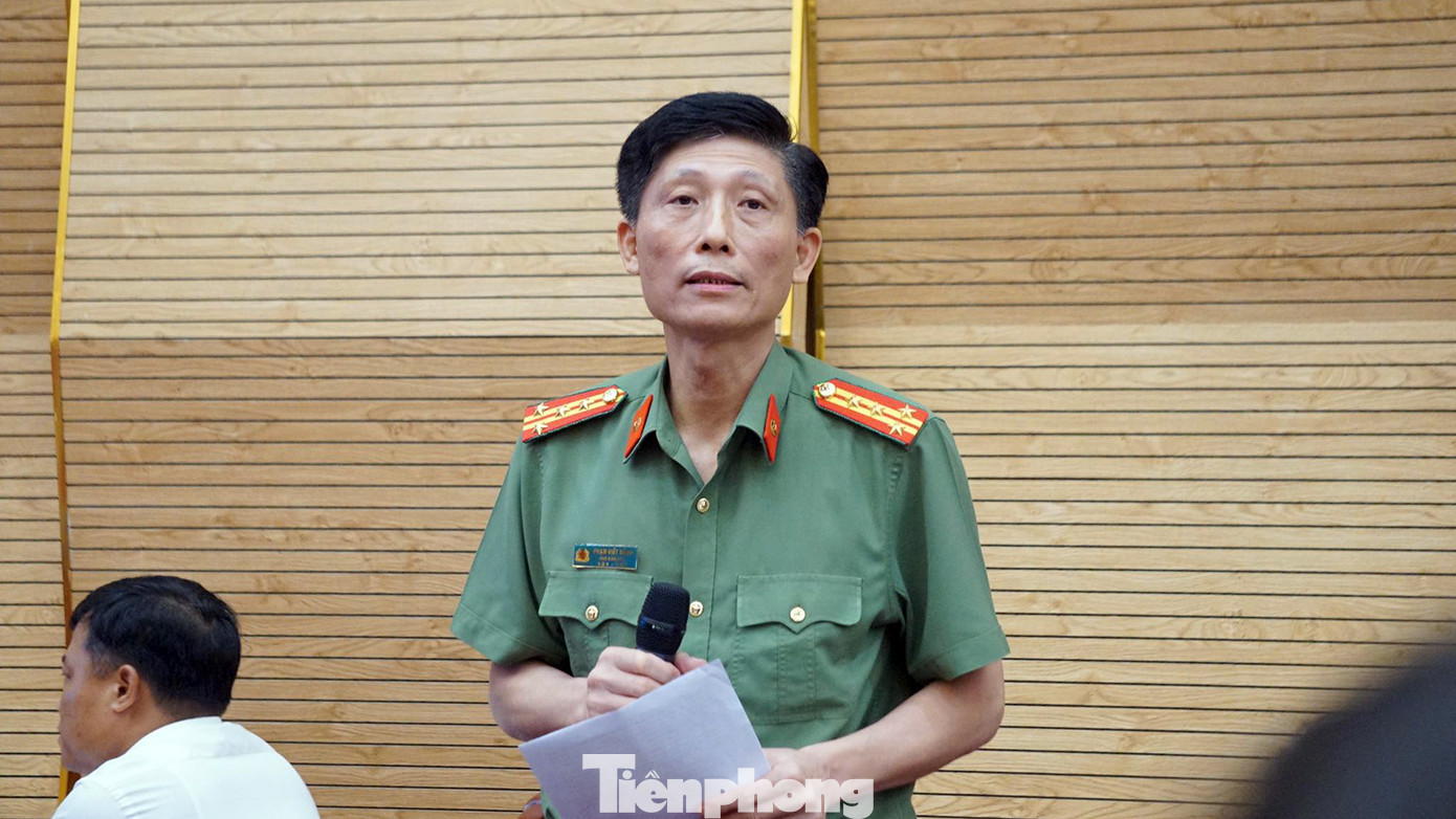 Đại diện lãnh đạo Công an TP Hải Phòng trả lời công nhân, người lao động về nội dung an ninh trật tự, PCCC, tín dụng đen.