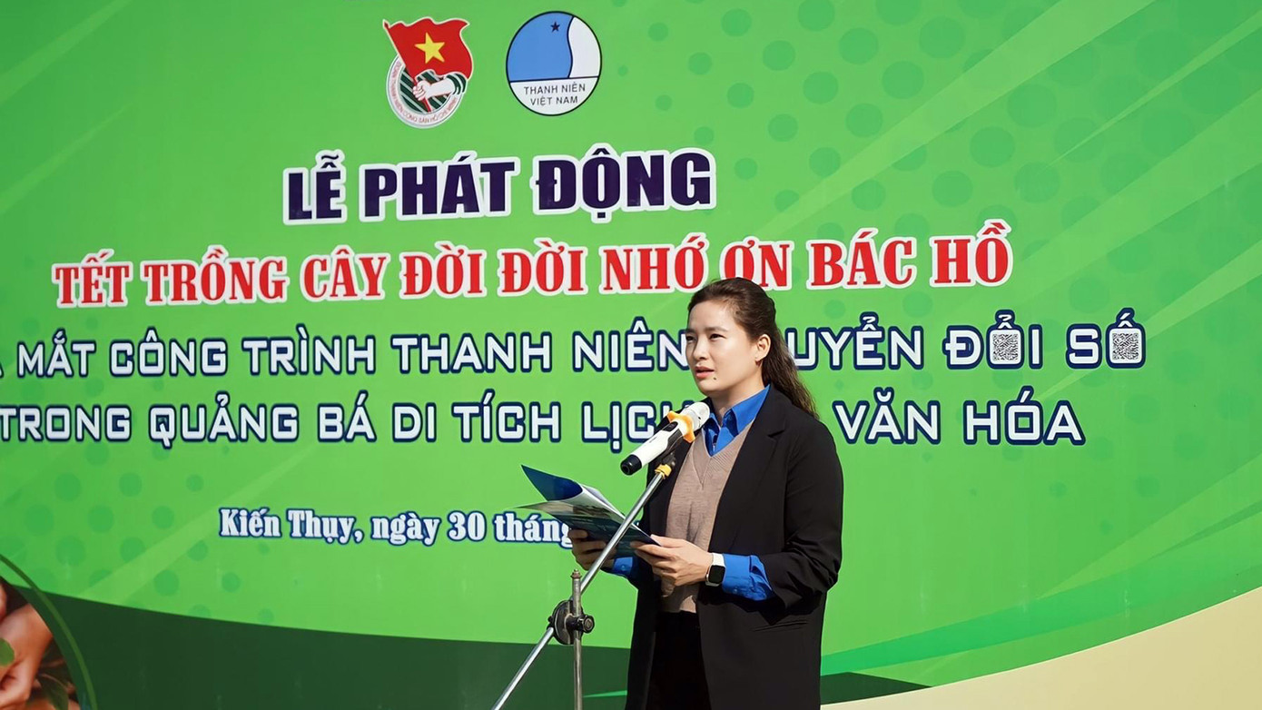 Chị Vương Toàn Thu Thủy - Bí thư Thành Đoàn Hải Phòng phát biểu tại buổi Lễ phát động &quot;Tết trồng cây&quot; dịp đầu xuân Quý Mão 2023.