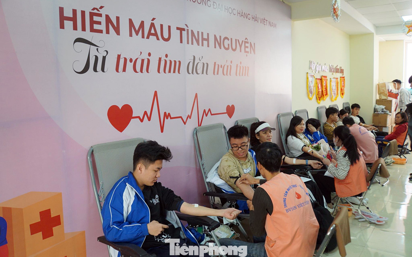 Theo thầy Nguyễn Minh Đức, sau nhiều năm tổ chức hiến máu, ngoài cao điểm dịp Tết, nhiều thời điểm trong năm tại các bệnh viện xuất hiện tình trạng thiếu máu điều trị cho bệnh nhân. Do đó, nhà trường đã quyết định thành lập CLB hiến máu tình nguyện định kỳ 2 tuần 1 lần tại trường. CLB hiến máu tổ chức hiến máu cố định tại trường để cán bộ, giảng viên, sinh viên hoặc người dân Hải Phòng đến hiến máu bất kỳ thời điểm nào trong năm.