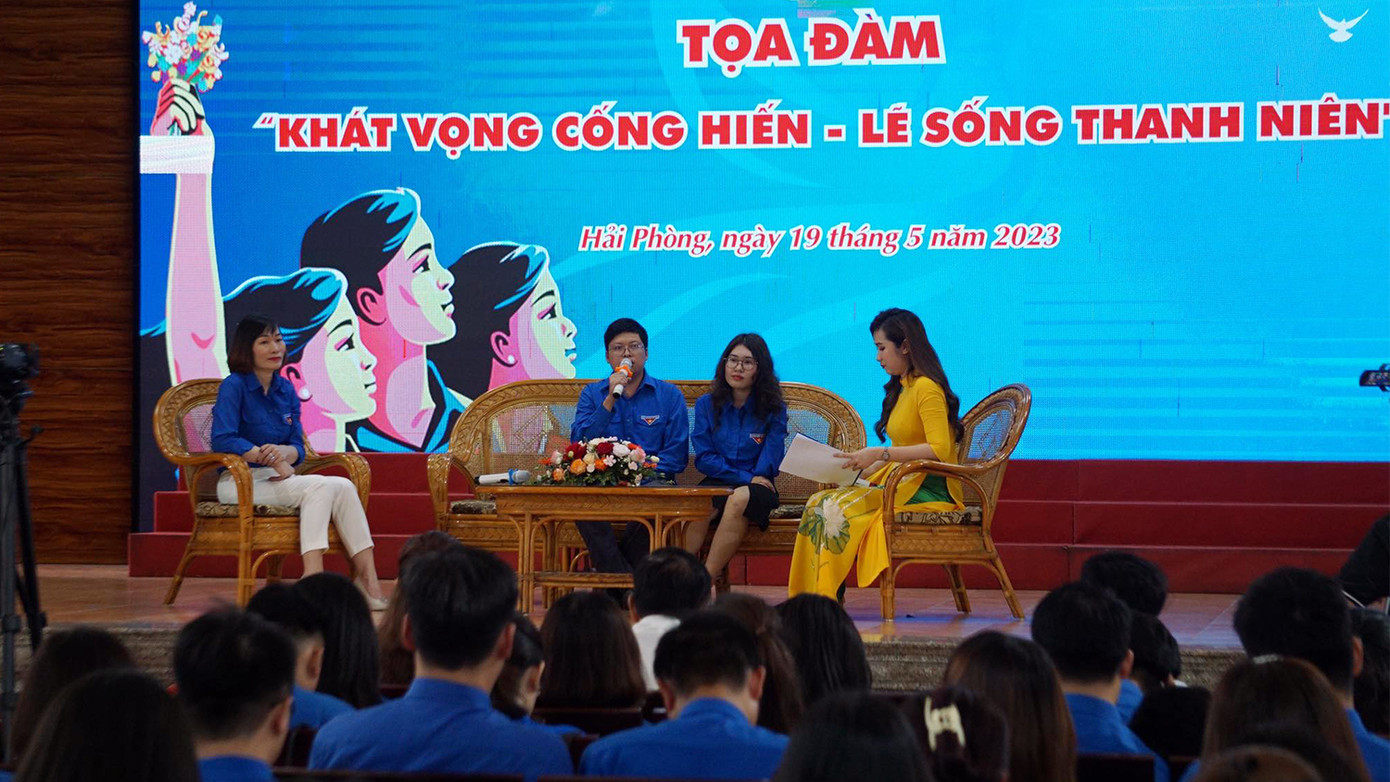 Buổi tọa đàm là dịp các đoàn viên thanh niên giao lưu, chia sẻ lý tưởng, con đường phấn đấu rèn luyện. Buổi tọa đàm là dịp các đoàn viên thanh niên giao lưu, chia sẻ lý tưởng, con đường phấn đấu rèn luyện.