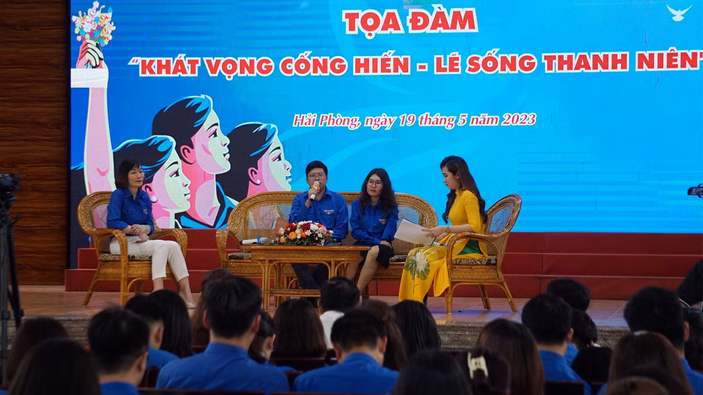 Buổi tọa đàm là dịp các đoàn viên thanh niên giao lưu, chia sẻ lý tưởng, con đường phấn đấu rèn luyện.