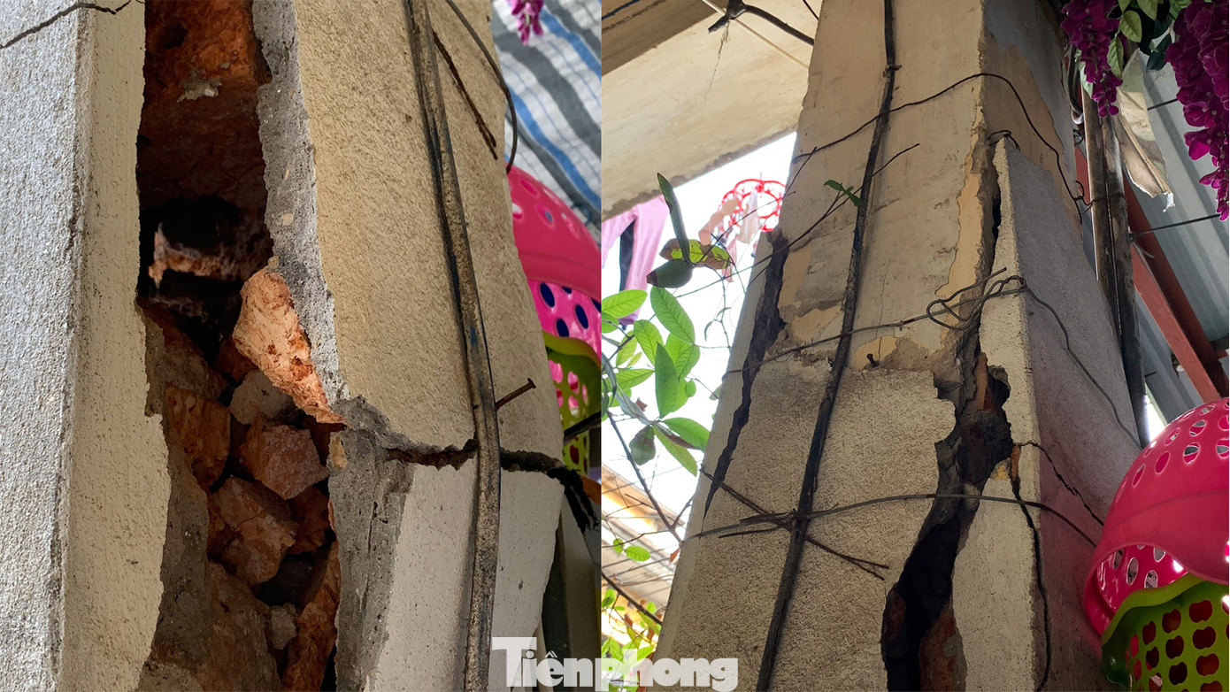 "Trước thực trạng khu tập thể xuống cấp nghiêm trọng, các hộ dân gia cố cột trụ, các vết nứt, bong tróc bằng dây thép, ốc vít tạm hoặc chít vữa xi măng bịt vết nứt. Các hộ dân phải sửa chữa trần nhà, tường... nhiều lần và tốn kém hàng chục triệu đồng mỗi lần để tiếp tục sử dụng, sinh hoạt", ông Trần Thanh Phong nói.