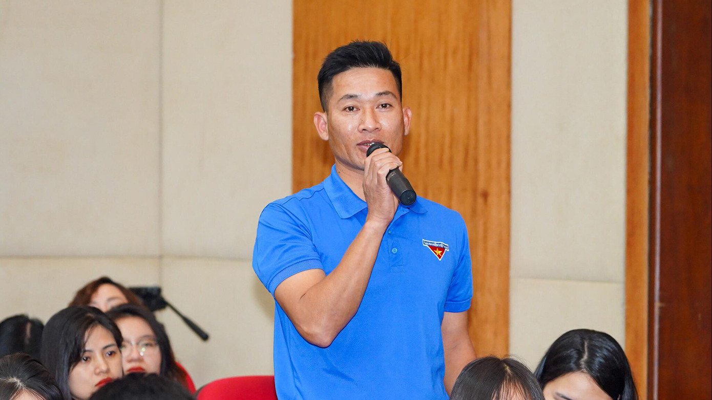 Tại buổi đối thoại, hàng chục đoàn viên thanh niên Hải Phòng chia sẻ những tâm tư, nguyện vọng. Tại buổi đối thoại, hàng chục đoàn viên thanh niên Hải Phòng chia sẻ những tâm tư, nguyện vọng.