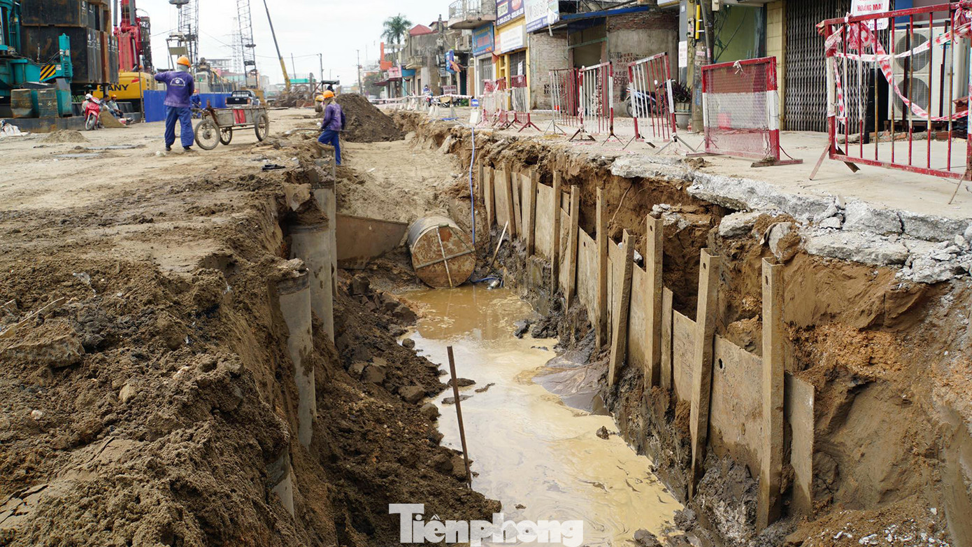 Trong đó, UBND huyện An Dương đã tổ chức họp, niêm yết phương án bồi thường cho 79 hộ gia đình có đất bị thu hồi. Đến nay, đã có 52/79 hộ đã được bồi thường, hỗ trợ khi thu hồi đất ở, đơn vị này đang hoàn thiện các thủ tục chi trả cho các hộ dân còn lại. Trong đó, UBND huyện An Dương đã tổ chức họp, niêm yết phương án bồi thường cho 79 hộ gia đình có đất bị thu hồi. Đến nay, đã có 52/79 hộ đã được bồi thường, hỗ trợ khi thu hồi đất ở, đơn vị này đang hoàn thiện các thủ tục chi trả cho các hộ dân còn lại.