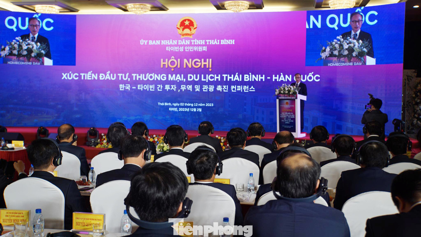 Toàn cảnh Hội nghị xúc tiến đầu tư, thương mại, du lịch Thái Bình - Hàn Quốc. Toàn cảnh Hội nghị xúc tiến đầu tư, thương mại, du lịch Thái Bình - Hàn Quốc.