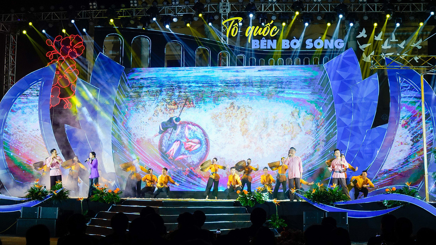 Chương trình nghệ thuật chào mừng lễ trao giải.