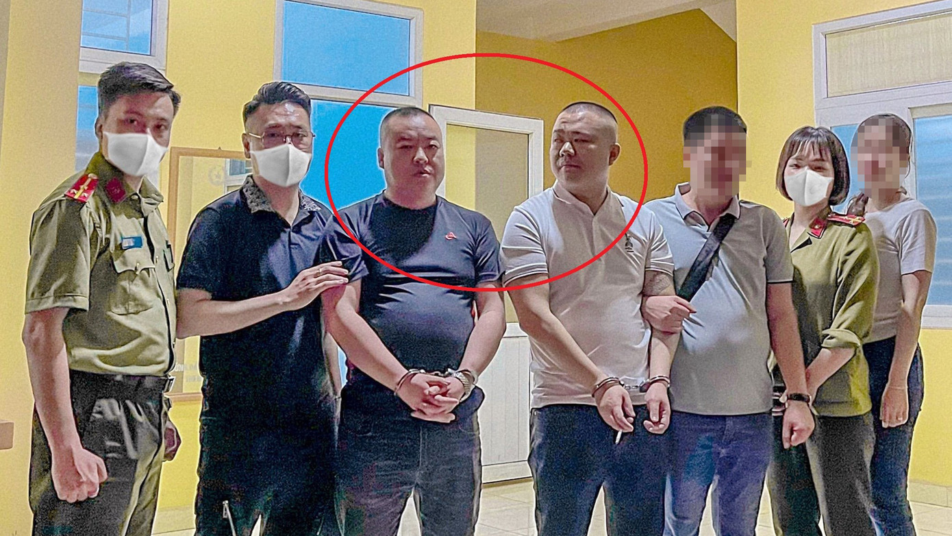 Cảnh sát bắt giữ 2 đối tượng người Trung Quốc bị truy nã đặc biệt khi vừa đến Hải Phòng.