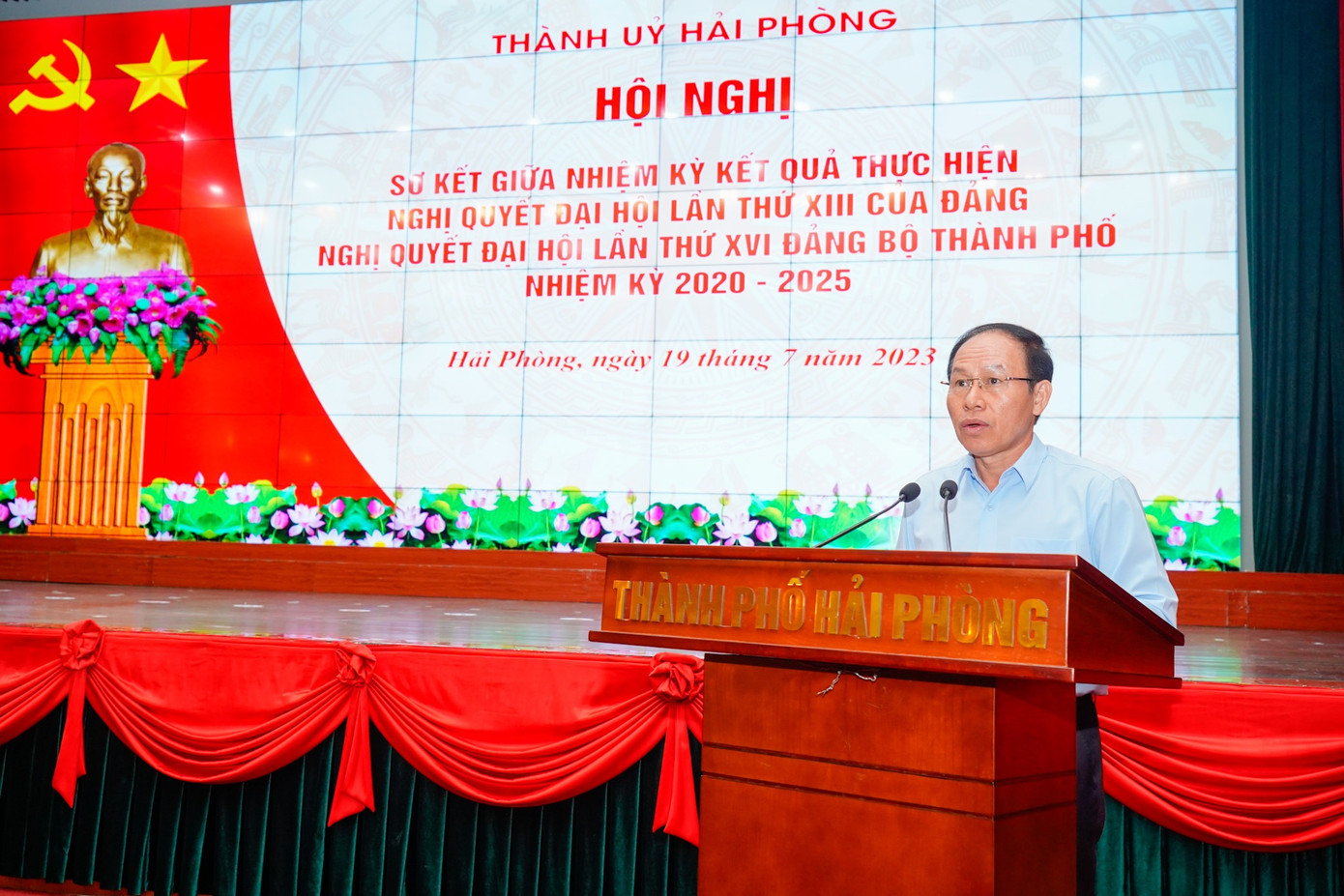 Ông Lê Tiến Châu - Bí thư Thành ủy Hải Phòng, phát biểu tại hội nghị.