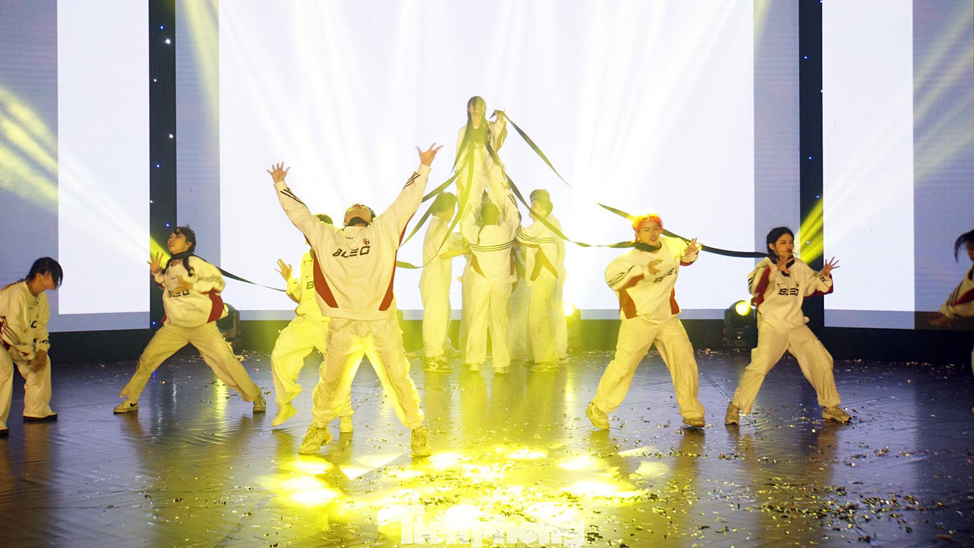 68 tiết mục nhảy hiện đại đến từ 68 đơn vị trường đại học, cao đẳng, trung học, các quận/huyện đoàn trên địa bàn thành phố Hải Phòng tham gia tranh tài "Step up - Bước nhảy đam mê" mùa 2, năm 2023.