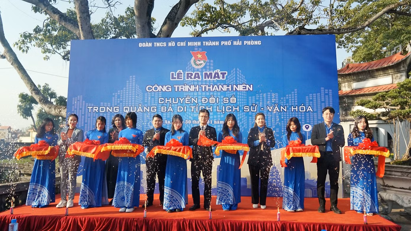 Thành Đoàn Hải Phòng ra mắt Công trình thanh niên "Chuyển đổi số trong quảng bá di tích lịch sử - văn hóa" dịp đầu xuân Quý Mão 2023. Thành Đoàn Hải Phòng ra mắt Công trình thanh niên "Chuyển đổi số trong quảng bá di tích lịch sử - văn hóa" dịp đầu xuân Quý Mão 2023.