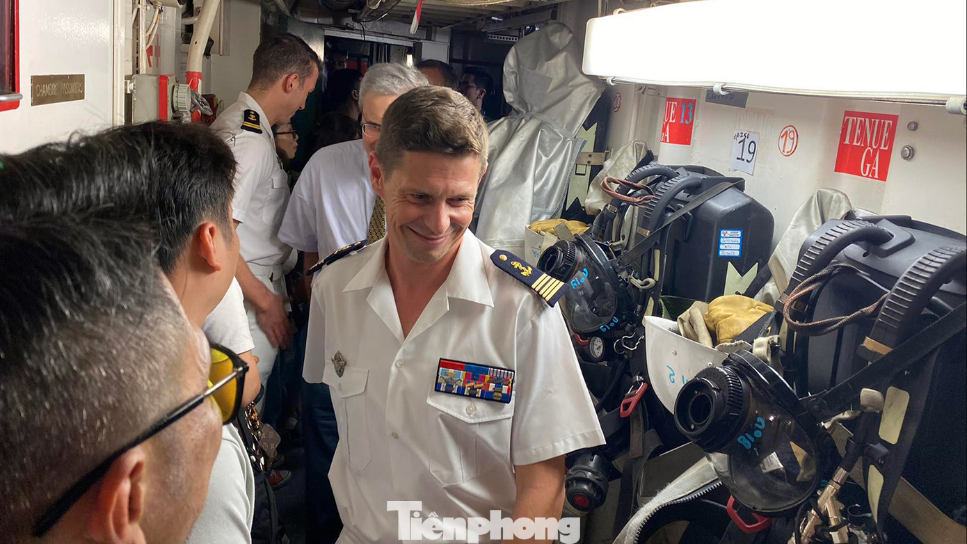 Ngày 5/4, các thủy thủ trên tàu tuần dương Prairial của Hải quân Pháp có buổi diễn tập, giao lưu, trao đổi kinh nghiệm với Hải quân Việt Nam về công tác tuần tra xử lý hoạt động tàu cá trái phép, công tác phòng cháy chữa cháy, cứu hộ cứu nạn trên biển. Ngày 5/4, các thủy thủ trên tàu tuần dương Prairial của Hải quân Pháp có buổi diễn tập, giao lưu, trao đổi kinh nghiệm với Hải quân Việt Nam về công tác tuần tra xử lý hoạt động tàu cá trái phép, công tác phòng cháy chữa cháy, cứu hộ cứu nạn trên biển.