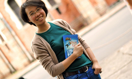 Cô sinh viên liều lĩnh viết sách về chuyện thực tập khi đang học năm 2. . Cô sinh viên liều lĩnh viết sách về chuyện thực tập khi đang học năm 2.