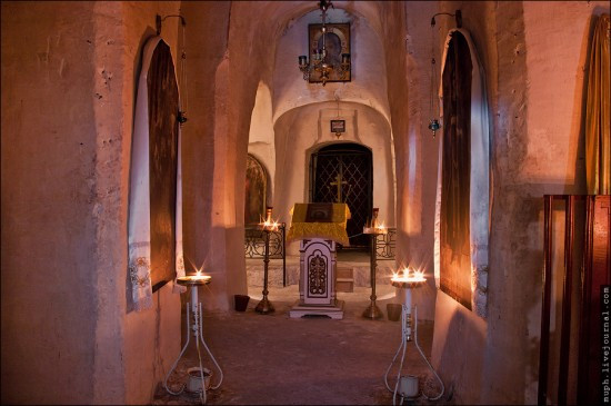 Khu chính của nhà thờ được thiết kế cũng rất độc đáo. Khu chính của nhà thờ được thiết kế cũng rất độc đáo