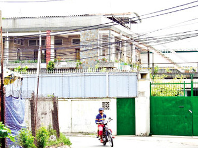 Căn nhà kín cổng cao tường nơi “cô gái nghìn tỷ” đang sống với sự bảo vệ của nhiều vệ sĩ