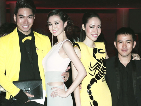 Khánh My, Lý Quý Khánh cùng các vị khách mời. Khánh My, Lý Quý Khánh cùng các vị khách mời