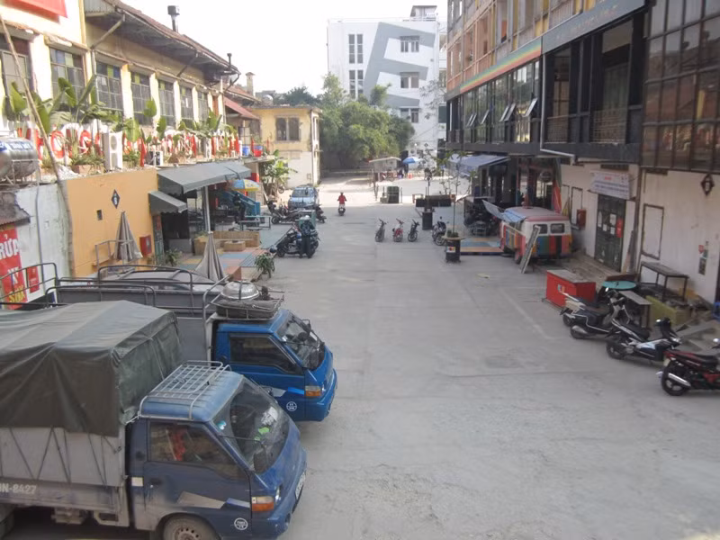 Các cửa hàng đóng kín cửa
