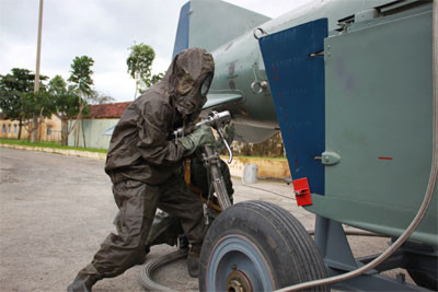 Nạp nhiên liệu vào tên lửa