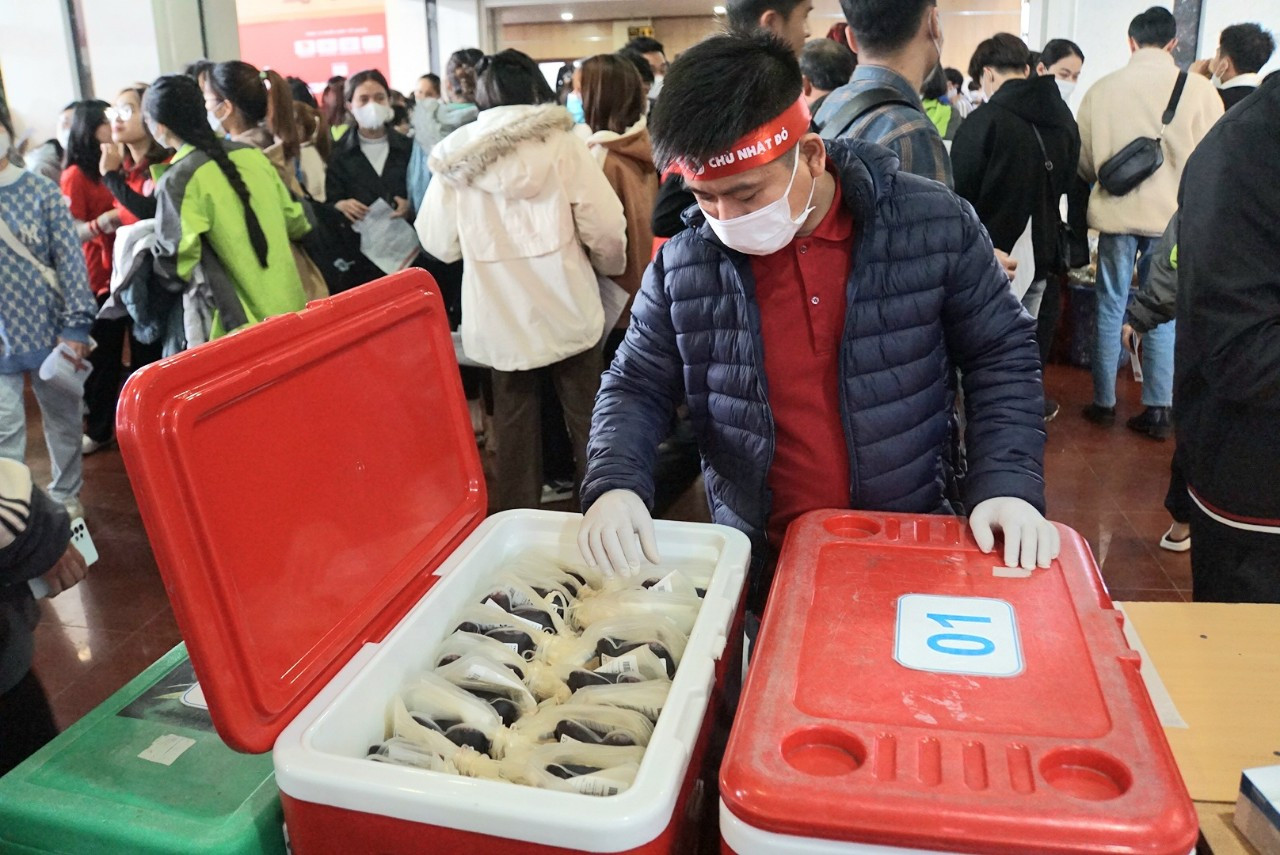 Ban tổ chức dự kiến sẽ thu về khoảng 800 đơn vị máu. Tuy nhiên, với số lượng sinh viên có mặt khoảng hơn 2.000, lượng máu thu về có thể vượt kế hoạch.