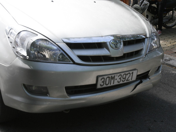 Chiếc Inova bị hư hỏng phần đầu