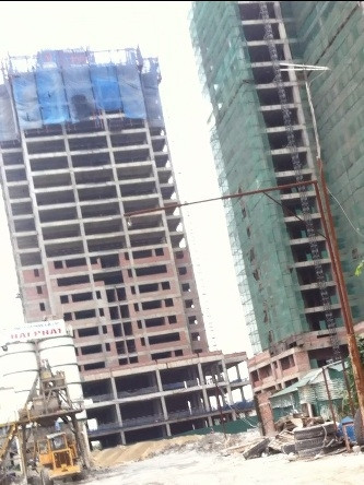 Công bố cất nóc tháng 1/2013 nhưng mãi tới quý 4/2014 mới giao nhà khiến khách hàng nghi ngờ dự án Phúc Thịnh Tower