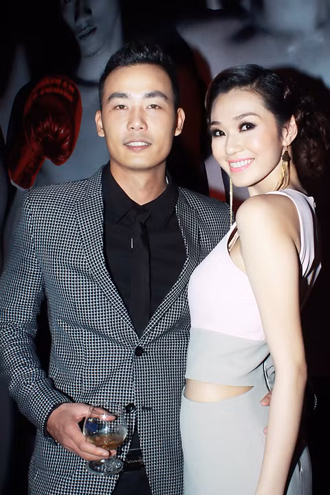 Sơn Tùng và Khánh My sánh đôi dự tiệc Đêm hội chân dài 6 tại TP. HCM