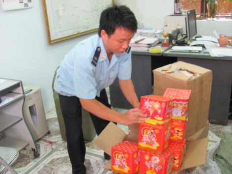 Liên tiếp thu hàng tấn pháo ở biên giới. ảnh: Duy Chiến