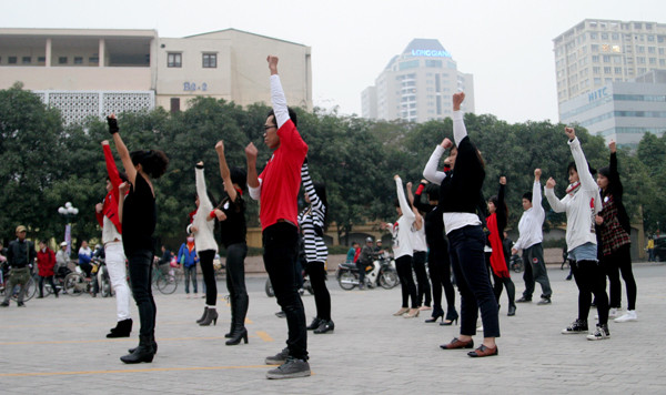 Bài nhảy hướng tới tôn chống bạo hành phụ nữ trong xã hội, gia đình