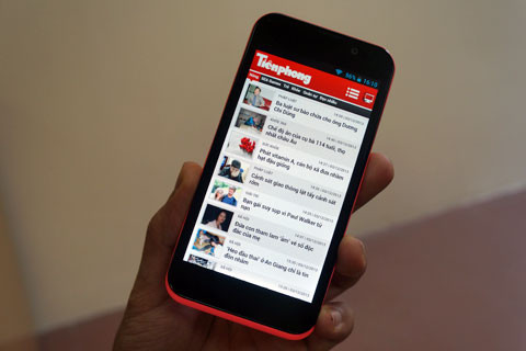 Màn hình ở mức trung bình khá, hiển thị rõ nét