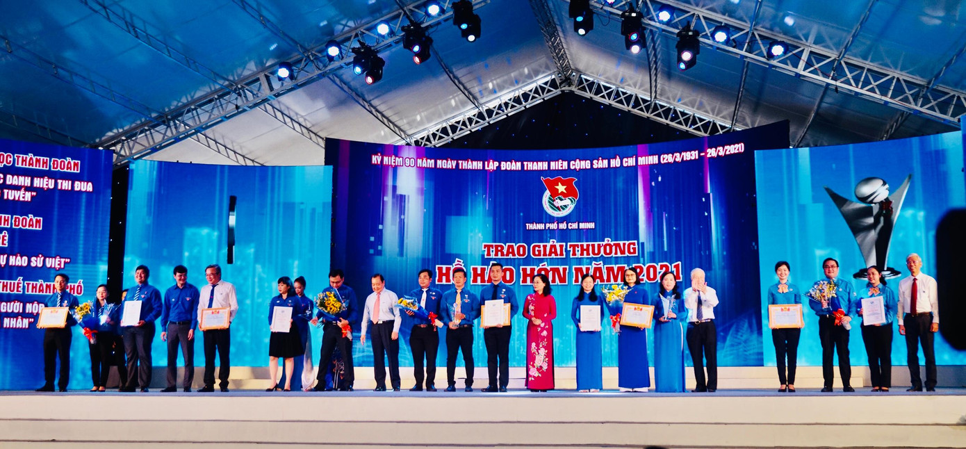 Thành Đoàn TPHCM tổ chức Lễ kỷ niệm 90 năm thành lập Đoàn TNCS Hồ Chí Minh (26/3/1931 – 26/3/2021) và tuyên dương trao giải thưởng Hồ Hảo Hớn năm 2021. Thành Đoàn TPHCM tổ chức Lễ kỷ niệm 90 năm thành lập Đoàn TNCS Hồ Chí Minh (26/3/1931 – 26/3/2021) và tuyên dương trao giải thưởng Hồ Hảo Hớn năm 2021.