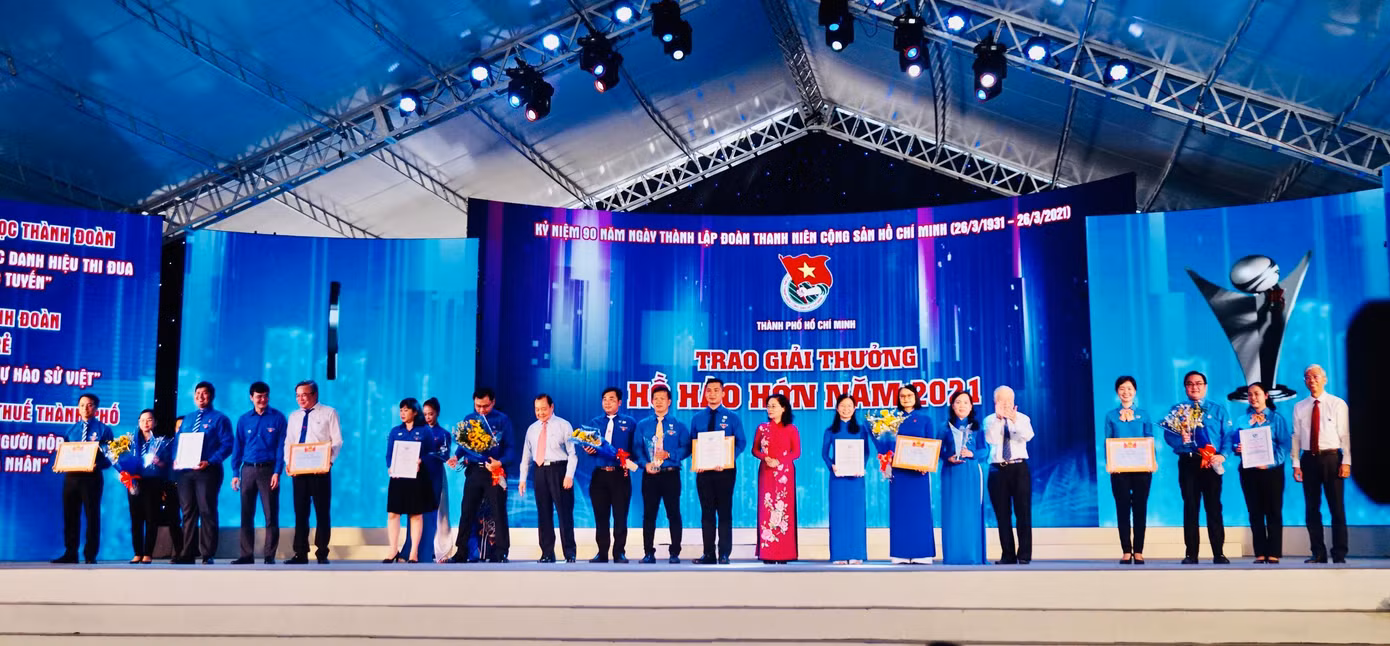 Thành Đoàn TPHCM tổ chức Lễ kỷ niệm 90 năm thành lập Đoàn TNCS Hồ Chí Minh (26/3/1931 – 26/3/2021) và tuyên dương trao giải thưởng Hồ Hảo Hớn năm 2021.