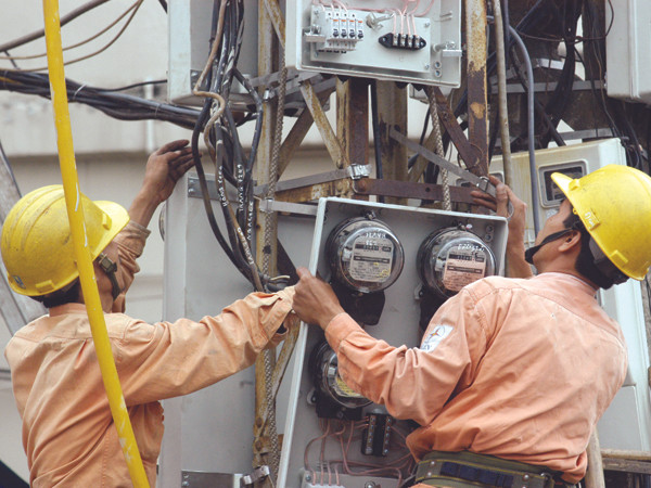 Minh bạch cơ cấu giá điện đang là đòi hỏi chính đáng của người tiêu dùng. Ảnh: Hồng Vĩnh. Minh bạch cơ cấu giá điện đang là đòi hỏi chính đáng của người tiêu dùng Ảnh: Hồng Vĩnh