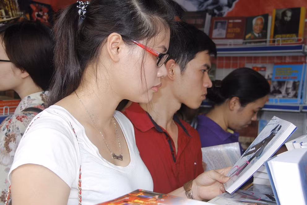 Nhà sách Tiền Phong náo nức phục vụ khách tại hội sách ảnh 3