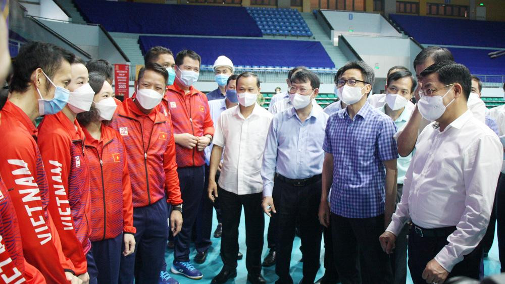 Phó Thủ tướng động viên đội tuyển cầu lông Việt Nam. Ảnh Báo Bắc Giang. Phó Thủ tướng động viên đội tuyển cầu lông Việt Nam. Ảnh Báo Bắc Giang.