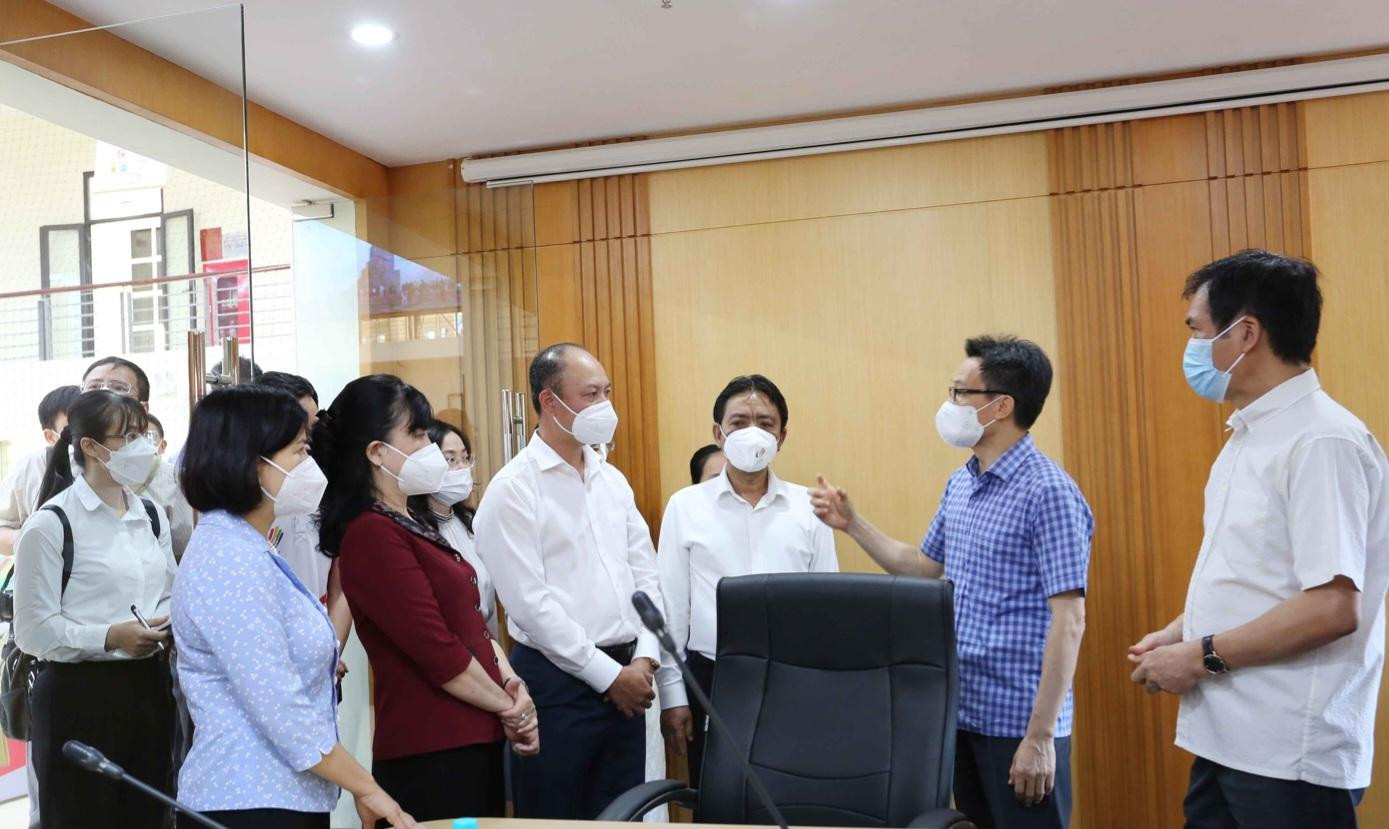 Phó Thủ tướng Vũ Đức Đam trao đổi với lãnh đạo tỉnh Bắc Ninh về công tác chuẩn bị SEA Games. Phó Thủ tướng Vũ Đức Đam trao đổi với lãnh đạo tỉnh Bắc Ninh về công tác chuẩn bị SEA Games.