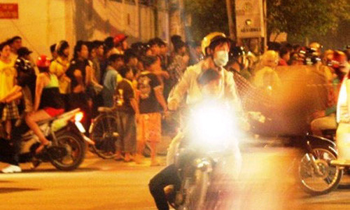 Nhiều học sinh, sinh viên 