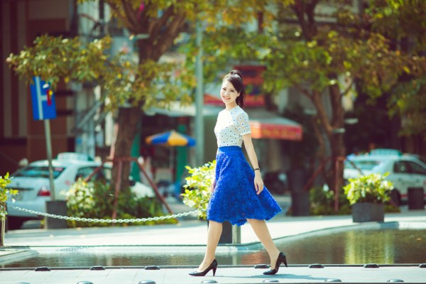 Trần Thị Quỳnh tươi trẻ như thiếu nữ xuống phố ảnh 5