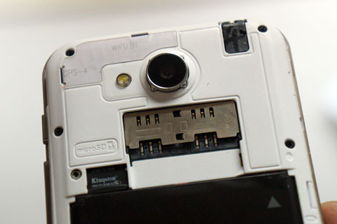 Thẻ nhớ mở rộng microSD hỗ trợ 64GB