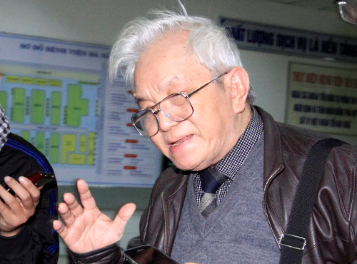 Giáo sư Phạm Gia Khải cho biết ông Thanh đang trong giai đoạn nặng của bệnh. Ảnh:Nguyễn Đông. MG-8417-8879-1423758293.jpg