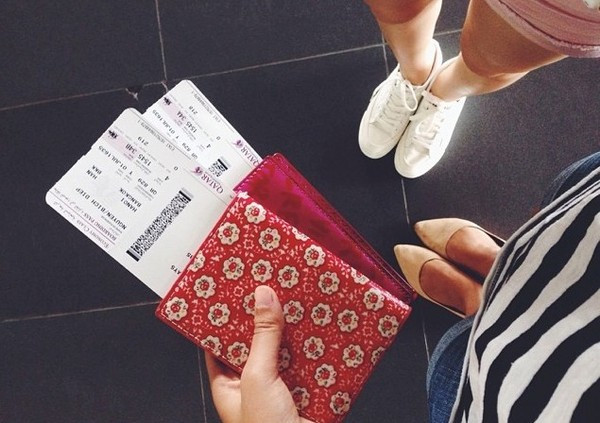 Vé máy bay là một gợi ý quà tặng đáng để lưu tâm.