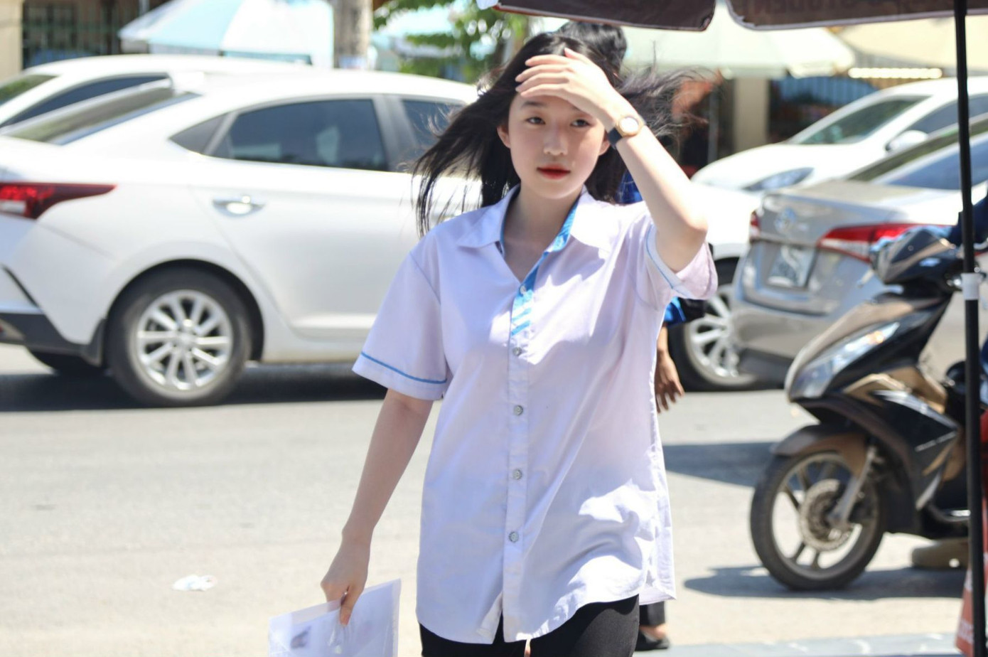 Từ năm 2025, thí sinh sẽ chỉ dự thi tại một phòng thi cố định duy nhất trong suốt các buổi thi. Từ năm 2025, thí sinh sẽ chỉ dự thi tại một phòng thi cố định duy nhất trong suốt các buổi thi.