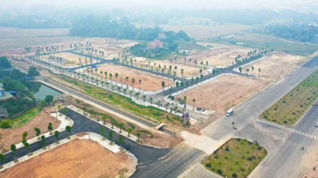 Các khu vực có yêu cầu cao về kiến trúc cảnh quan, khu vực trung tâm và xung quanh các công trình là điểm nhấn kiến trúc, mặt tiền các tuyến đường cấp khu vực trở lên và các tuyến đường cảnh quan chính trong các đô thị trên địa bàn tỉnh Thái Nguyên không được phép phân lô bán nền. Các khu vực có yêu cầu cao về kiến trúc cảnh quan, khu vực trung tâm và xung quanh các công trình là điểm nhấn kiến trúc, mặt tiền các tuyến đường cấp khu vực trở lên và các tuyến đường cảnh quan chính trong các đô thị trên địa bàn tỉnh Thái Nguyên không được phép phân lô bán nền.