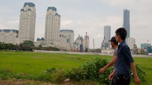Khu đô thị hiện đại với những cao ốc mọc lên ở đồng ruộng làng Mễ Trì, Phú Đô, Hà Nội. Ảnh: Tiến Thành. Khu đô thị hiện đại với những cao ốc mọc lên ở đồng ruộng làng Mễ Trì, Phú Đô, Hà Nội. Ảnh: Tiến Thành